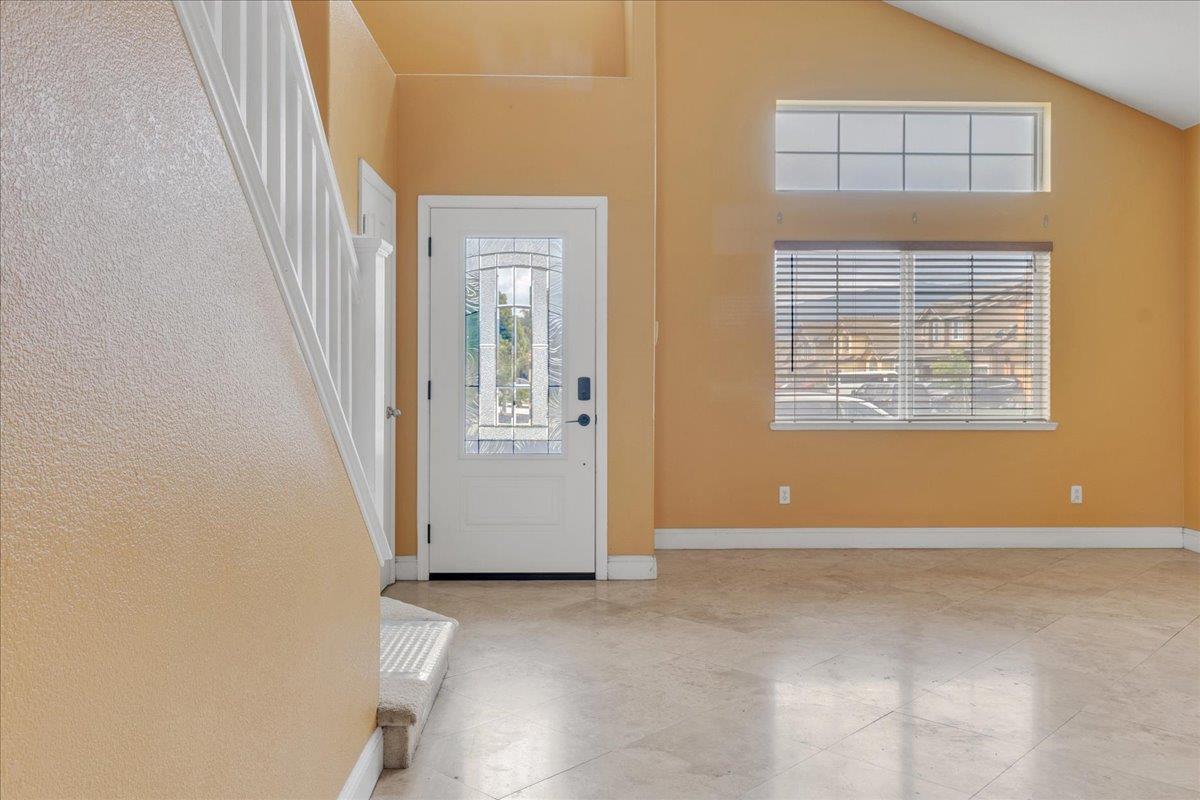 Detail Gallery Image 8 of 27 For 387 Anderson St, Soledad,  CA 93960 - 4 Beds | 3 Baths