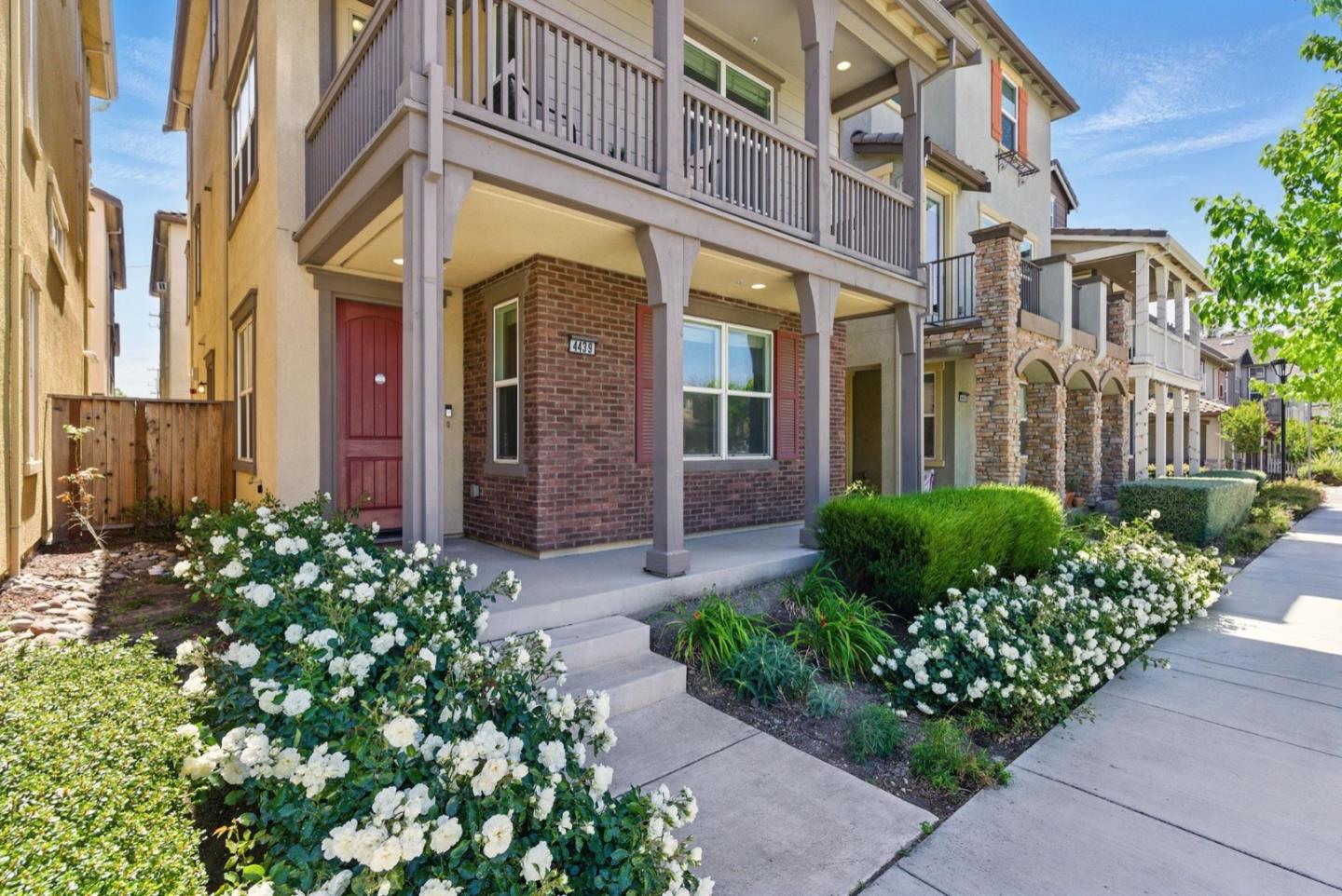 Detail Gallery Image 3 of 43 For 4439 Kennett Ter, Fremont,  CA 94536 - 4 Beds | 4 Baths