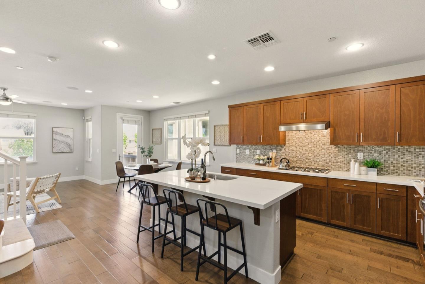 Detail Gallery Image 9 of 43 For 4439 Kennett Ter, Fremont,  CA 94536 - 4 Beds | 4 Baths