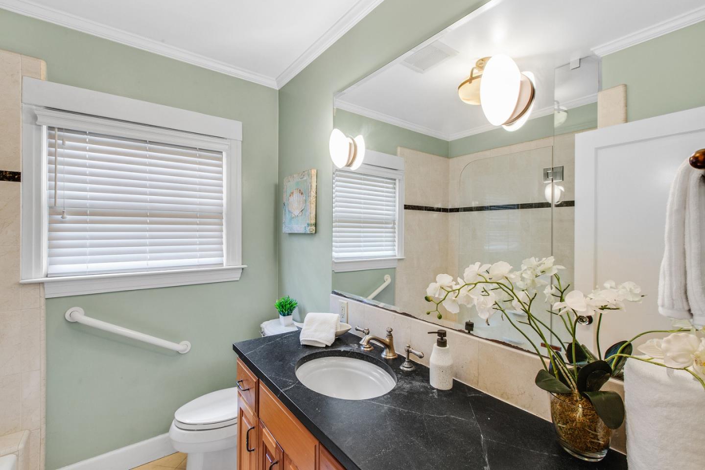 Detail Gallery Image 25 of 35 For 329 Pope St, Menlo Park,  CA 94025 - 3 Beds | 2 Baths