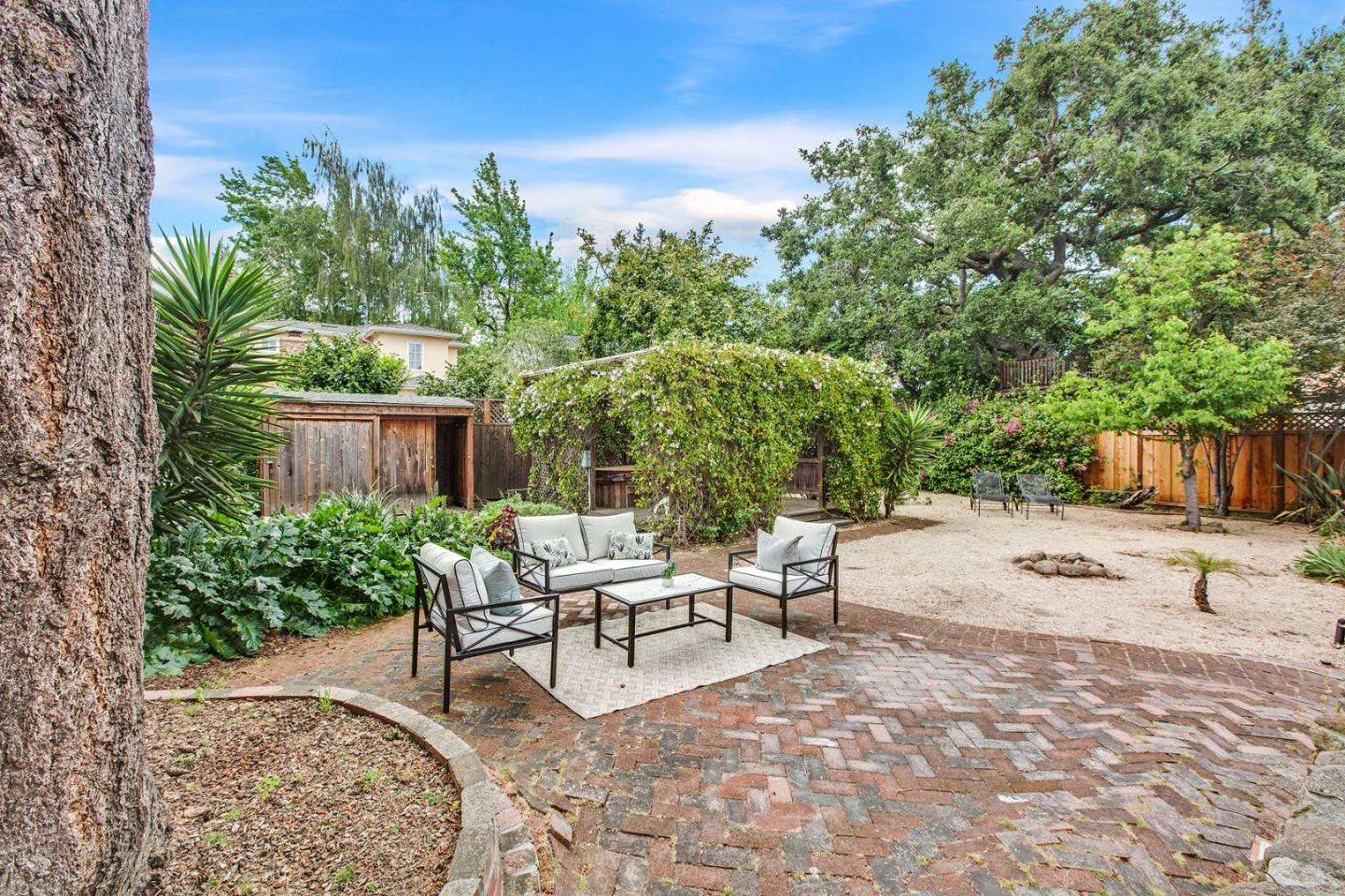 Detail Gallery Image 28 of 35 For 329 Pope St, Menlo Park,  CA 94025 - 3 Beds | 2 Baths