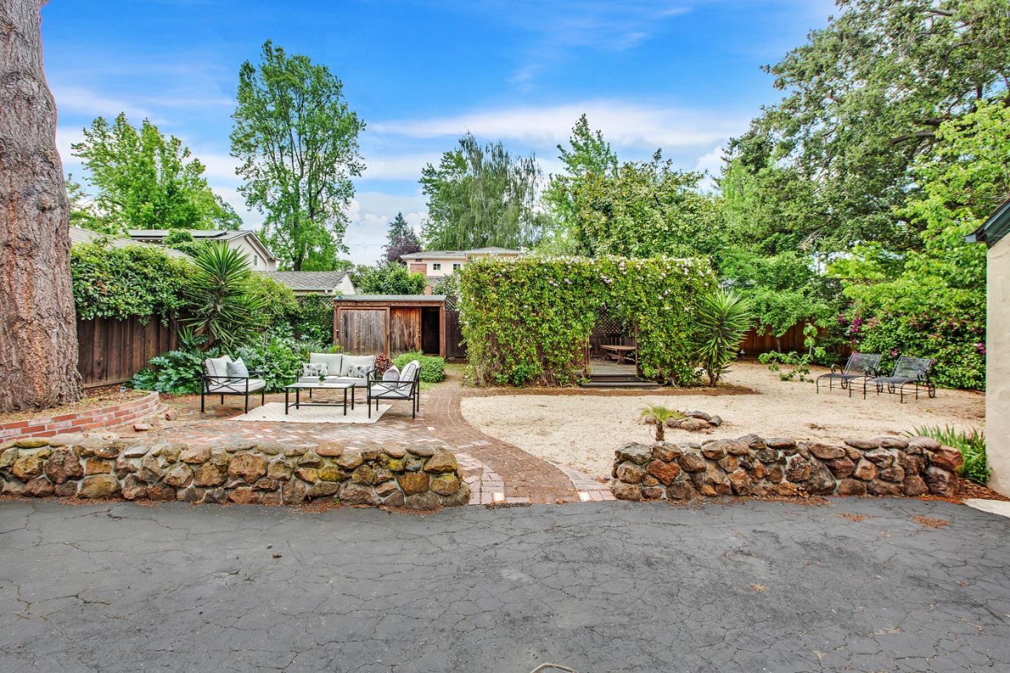 Detail Gallery Image 32 of 35 For 329 Pope St, Menlo Park,  CA 94025 - 3 Beds | 2 Baths