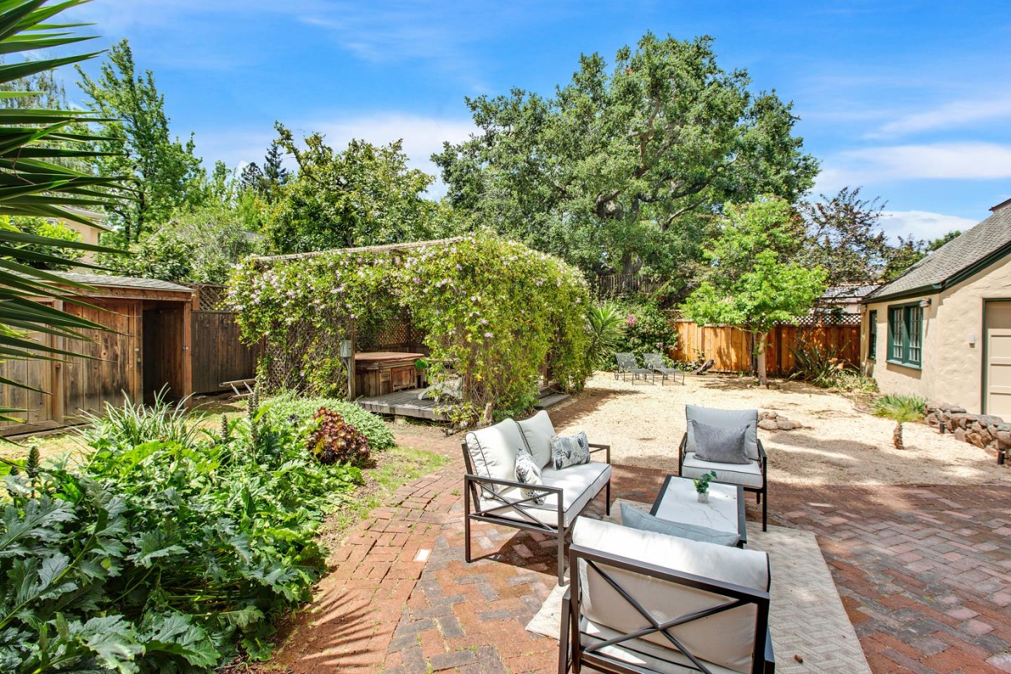 Detail Gallery Image 33 of 35 For 329 Pope St, Menlo Park,  CA 94025 - 3 Beds | 2 Baths