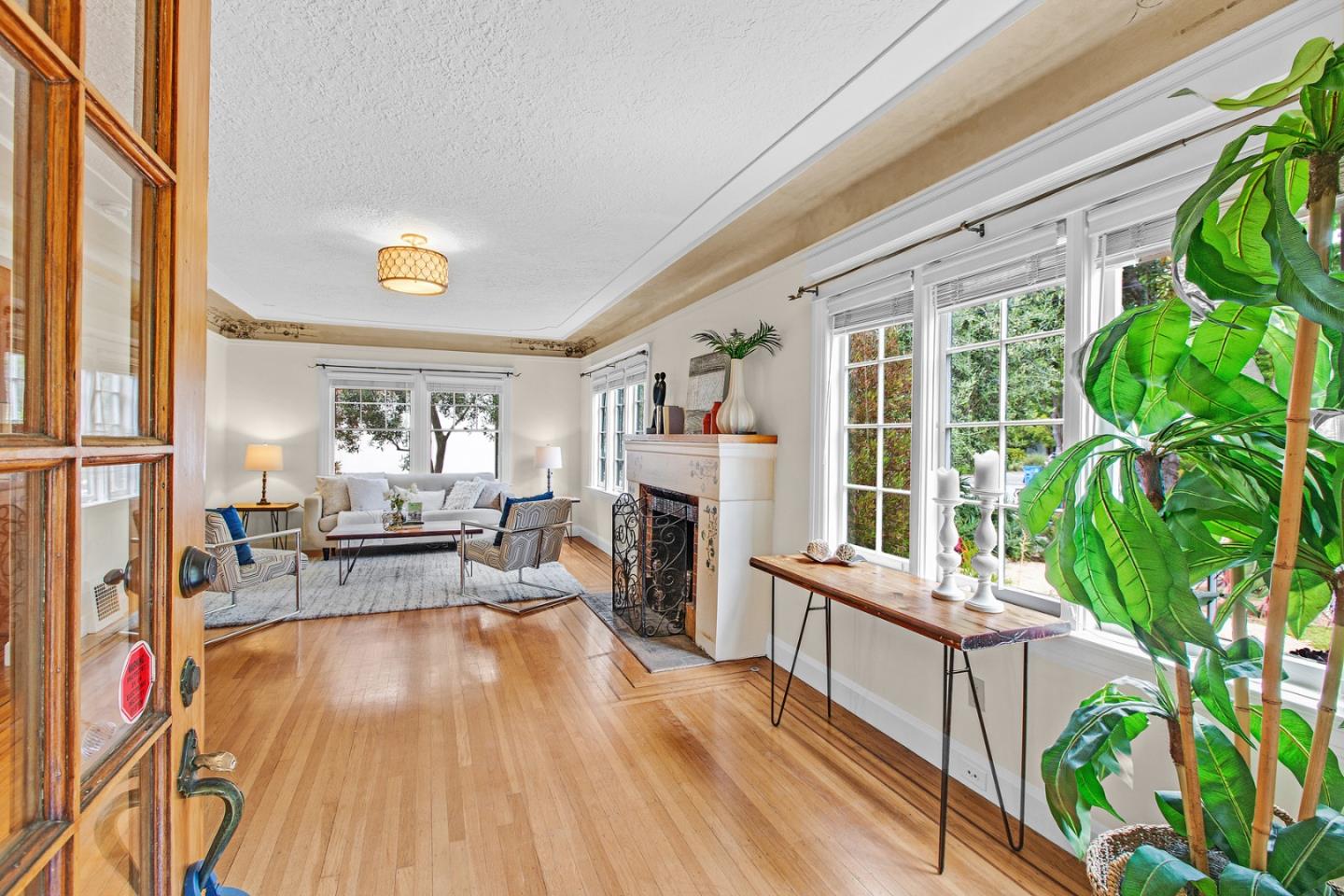 Detail Gallery Image 4 of 35 For 329 Pope St, Menlo Park,  CA 94025 - 3 Beds | 2 Baths