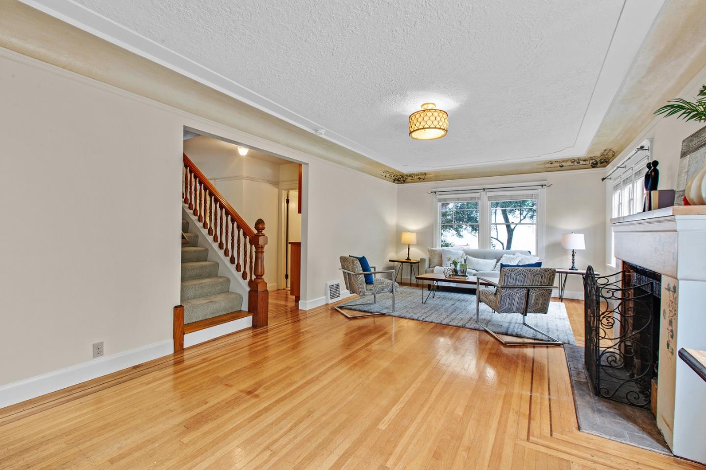 Detail Gallery Image 6 of 35 For 329 Pope St, Menlo Park,  CA 94025 - 3 Beds | 2 Baths
