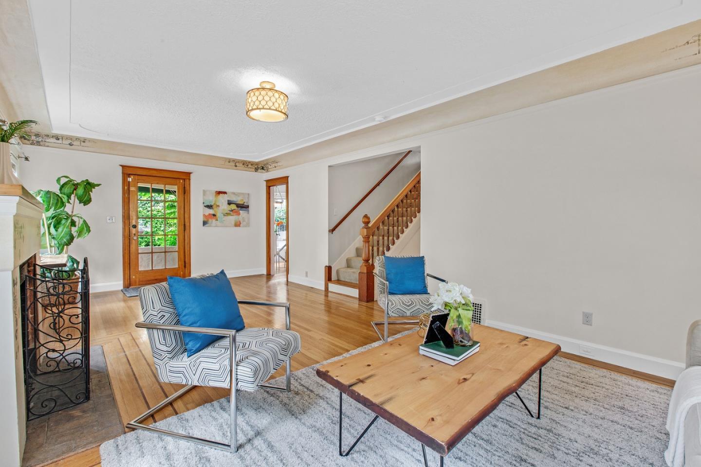 Detail Gallery Image 7 of 35 For 329 Pope St, Menlo Park,  CA 94025 - 3 Beds | 2 Baths