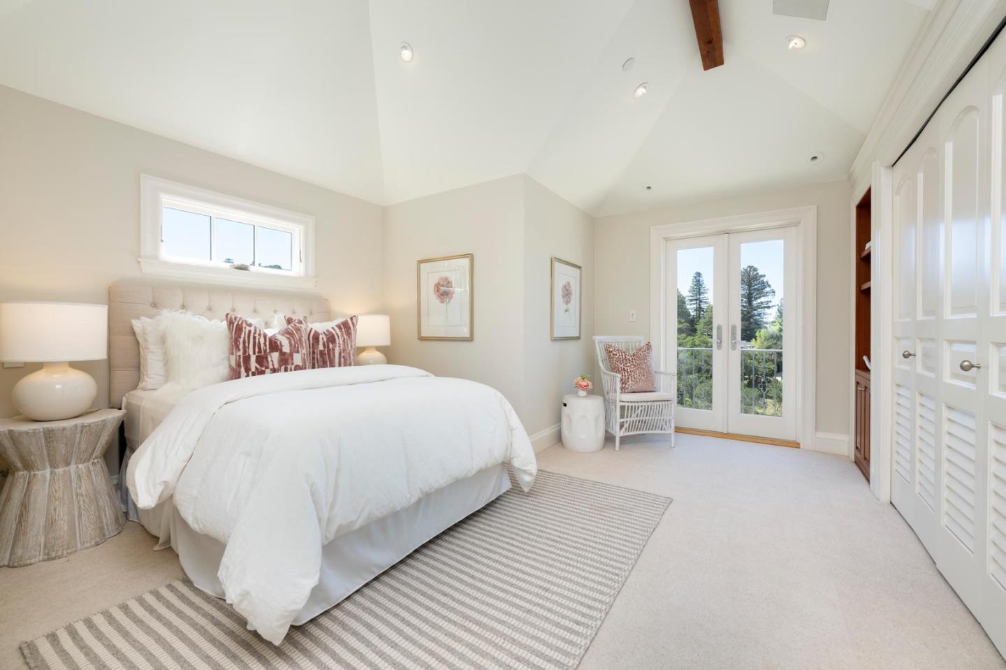 Detail Gallery Image 24 of 49 For 30 Drayton Rd, Hillsborough,  CA 94010 - 5 Beds | 4/3 Baths