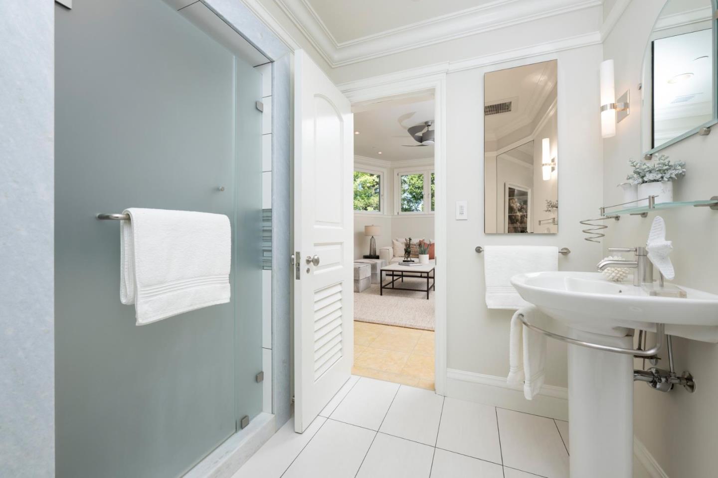 Detail Gallery Image 30 of 49 For 30 Drayton Rd, Hillsborough,  CA 94010 - 5 Beds | 4/3 Baths