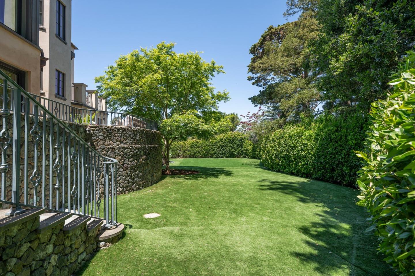 Detail Gallery Image 37 of 49 For 30 Drayton Rd, Hillsborough,  CA 94010 - 5 Beds | 4/3 Baths
