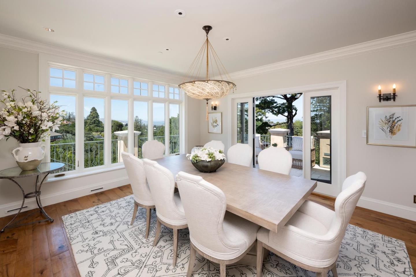 Detail Gallery Image 7 of 49 For 30 Drayton Rd, Hillsborough,  CA 94010 - 5 Beds | 4/3 Baths