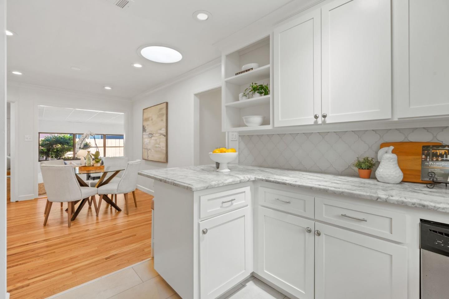 Detail Gallery Image 11 of 28 For 291 Alturas Ave, Sunnyvale,  CA 94085 - 3 Beds | 2 Baths