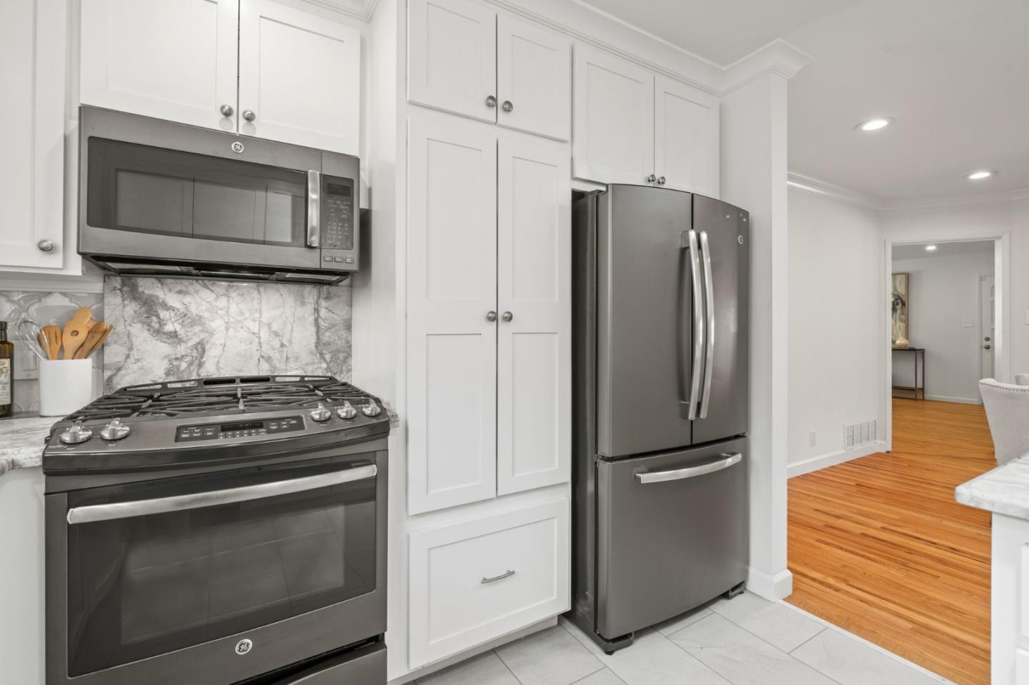 Detail Gallery Image 12 of 28 For 291 Alturas Ave, Sunnyvale,  CA 94085 - 3 Beds | 2 Baths