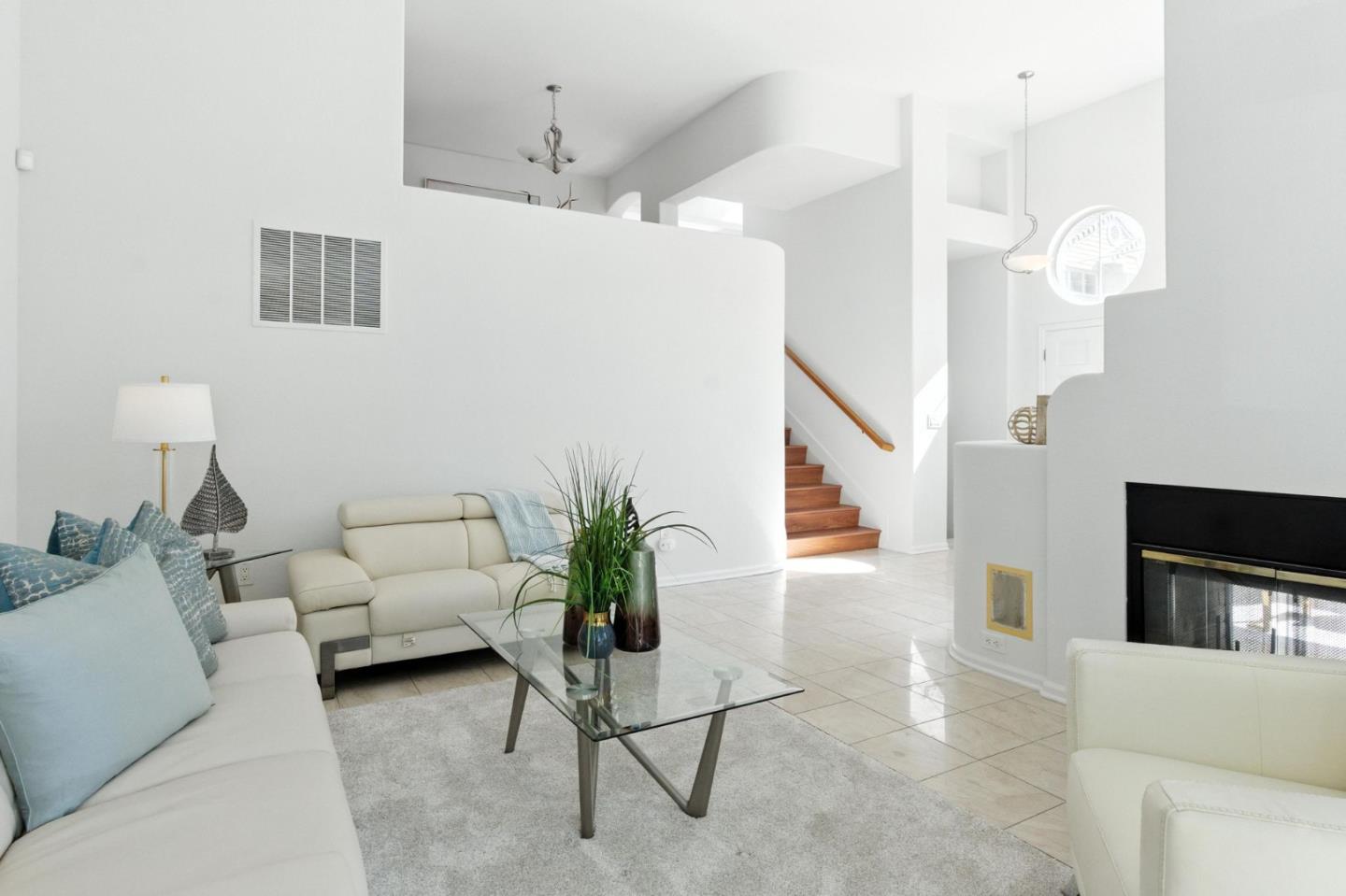 Detail Gallery Image 14 of 51 For 553 Mill River Ln, San Jose,  CA 95134 - 3 Beds | 2/1 Baths