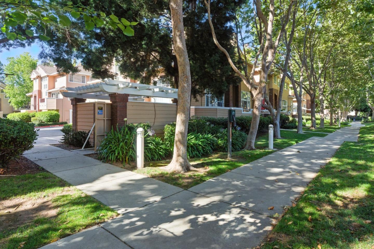 Detail Gallery Image 43 of 51 For 553 Mill River Ln, San Jose,  CA 95134 - 3 Beds | 2/1 Baths