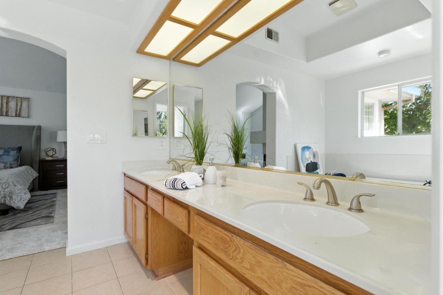 Detail Gallery Image 44 of 51 For 553 Mill River Ln, San Jose,  CA 95134 - 3 Beds | 2/1 Baths