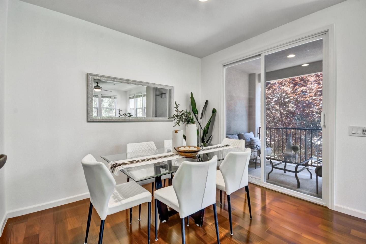 Detail Gallery Image 10 of 28 For 776 Messina Gardens Ln, San Jose,  CA 95133 - 2 Beds | 2/1 Baths