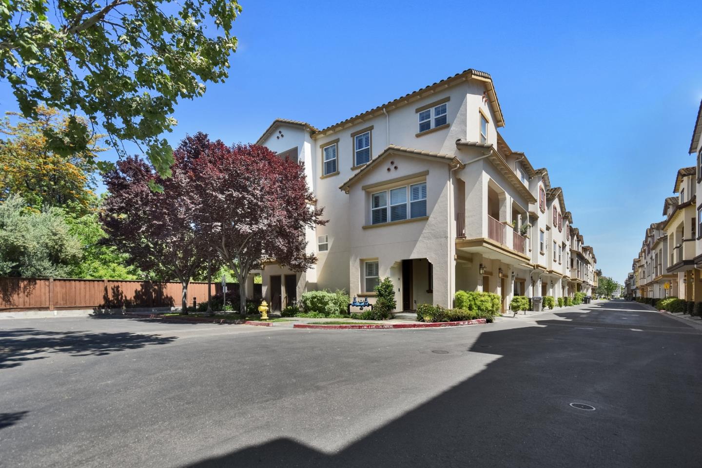 Detail Gallery Image 2 of 28 For 776 Messina Gardens Ln, San Jose,  CA 95133 - 2 Beds | 2/1 Baths