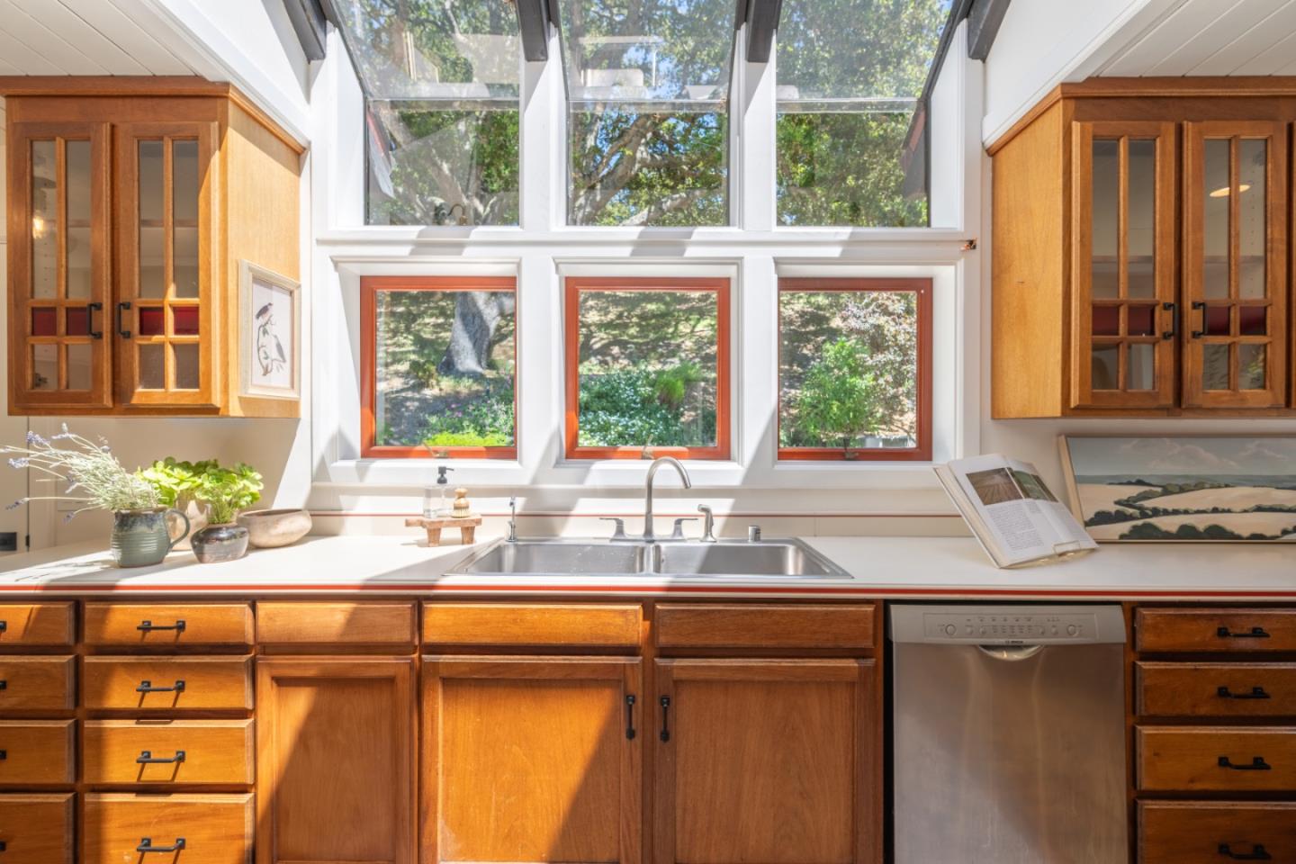 Detail Gallery Image 10 of 43 For 50 Rancho Fiesta Rd, Carmel Valley,  CA 93924 - 3 Beds | 2 Baths
