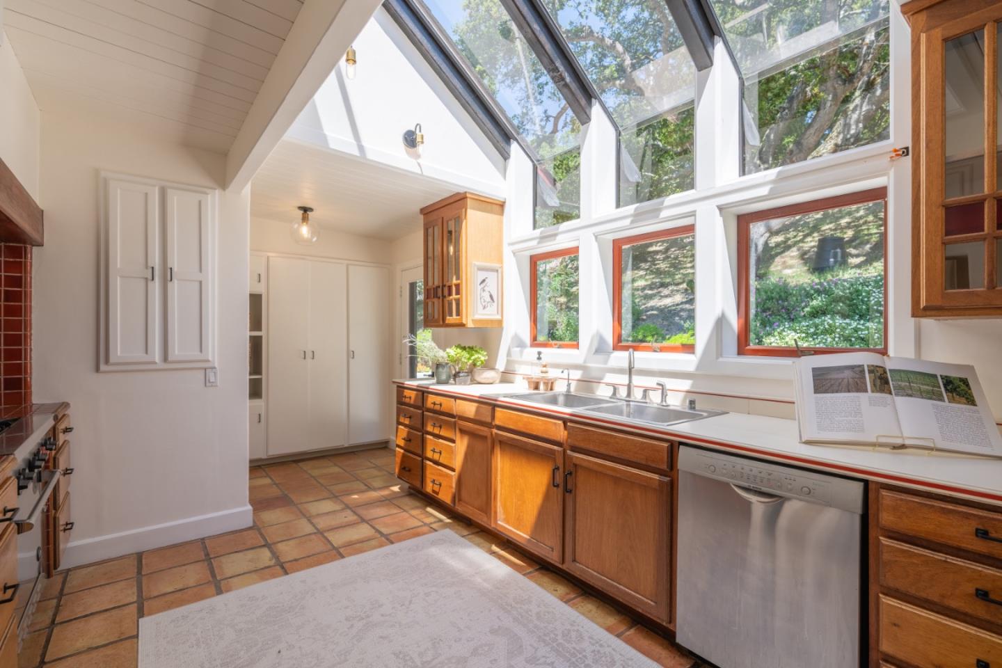 Detail Gallery Image 11 of 43 For 50 Rancho Fiesta Rd, Carmel Valley,  CA 93924 - 3 Beds | 2 Baths