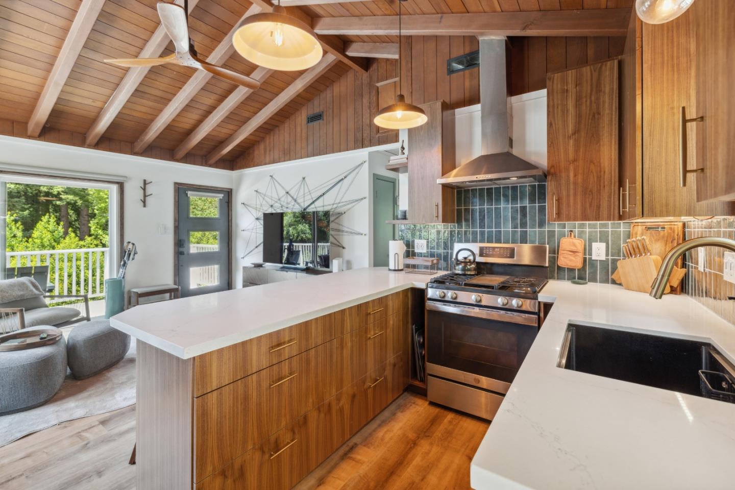 Detail Gallery Image 5 of 48 For 160 Aquila Way, Boulder Creek,  CA 95006 - 2 Beds | 1 Baths
