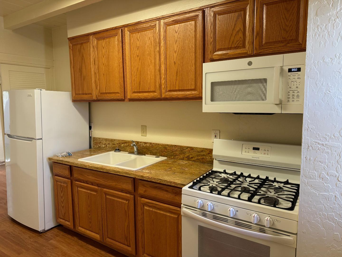 Detail Gallery Image 2 of 10 For 1003 Third St #2,  San Juan Bautista,  CA 95045 - 2 Beds | 1 Baths