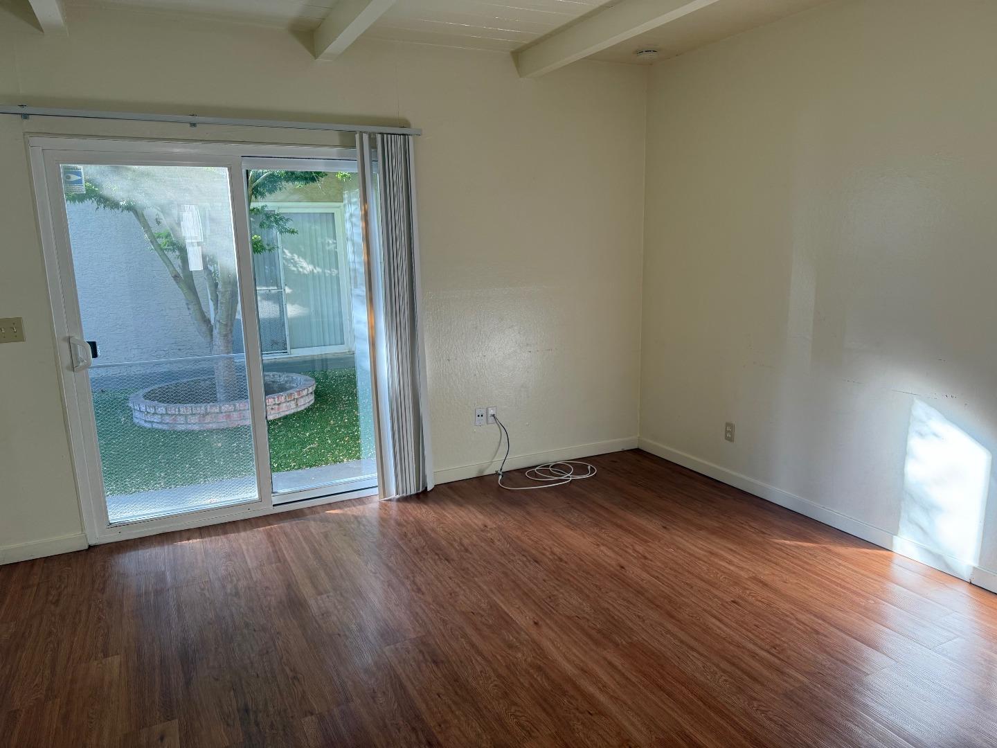 Detail Gallery Image 6 of 10 For 1003 Third St #2,  San Juan Bautista,  CA 95045 - 2 Beds | 1 Baths