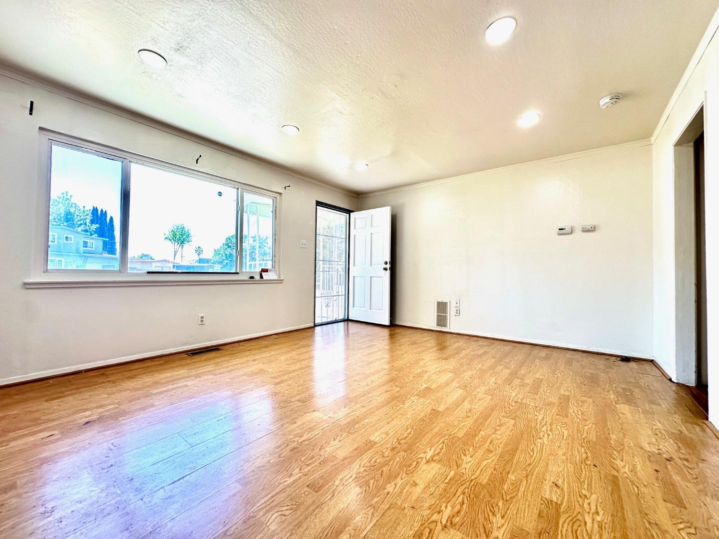 Detail Gallery Image 3 of 24 For 1430 Mckinley St, Fairfield,  CA 94533 - 4 Beds | 2/1 Baths