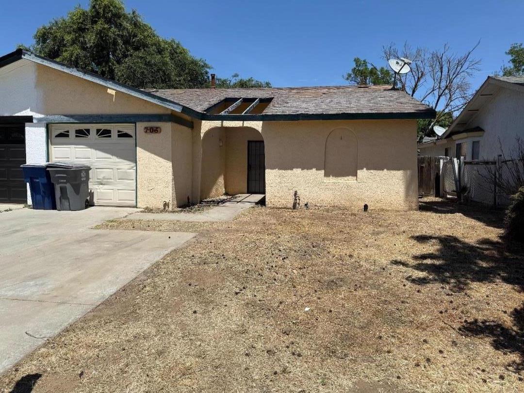 Detail Gallery Image 1 of 16 For 705 Deerwood Dr, Madera,  CA 93637 - 2 Beds | 2 Baths