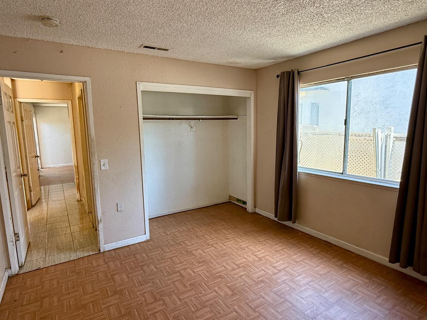 Detail Gallery Image 10 of 16 For 705 Deerwood Dr, Madera,  CA 93637 - 2 Beds | 2 Baths