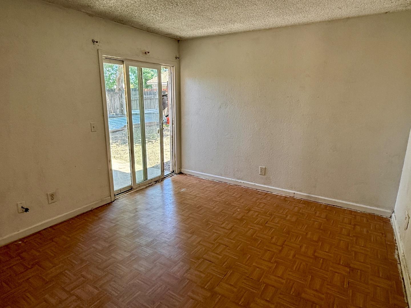 Detail Gallery Image 12 of 16 For 705 Deerwood Dr, Madera,  CA 93637 - 2 Beds | 2 Baths