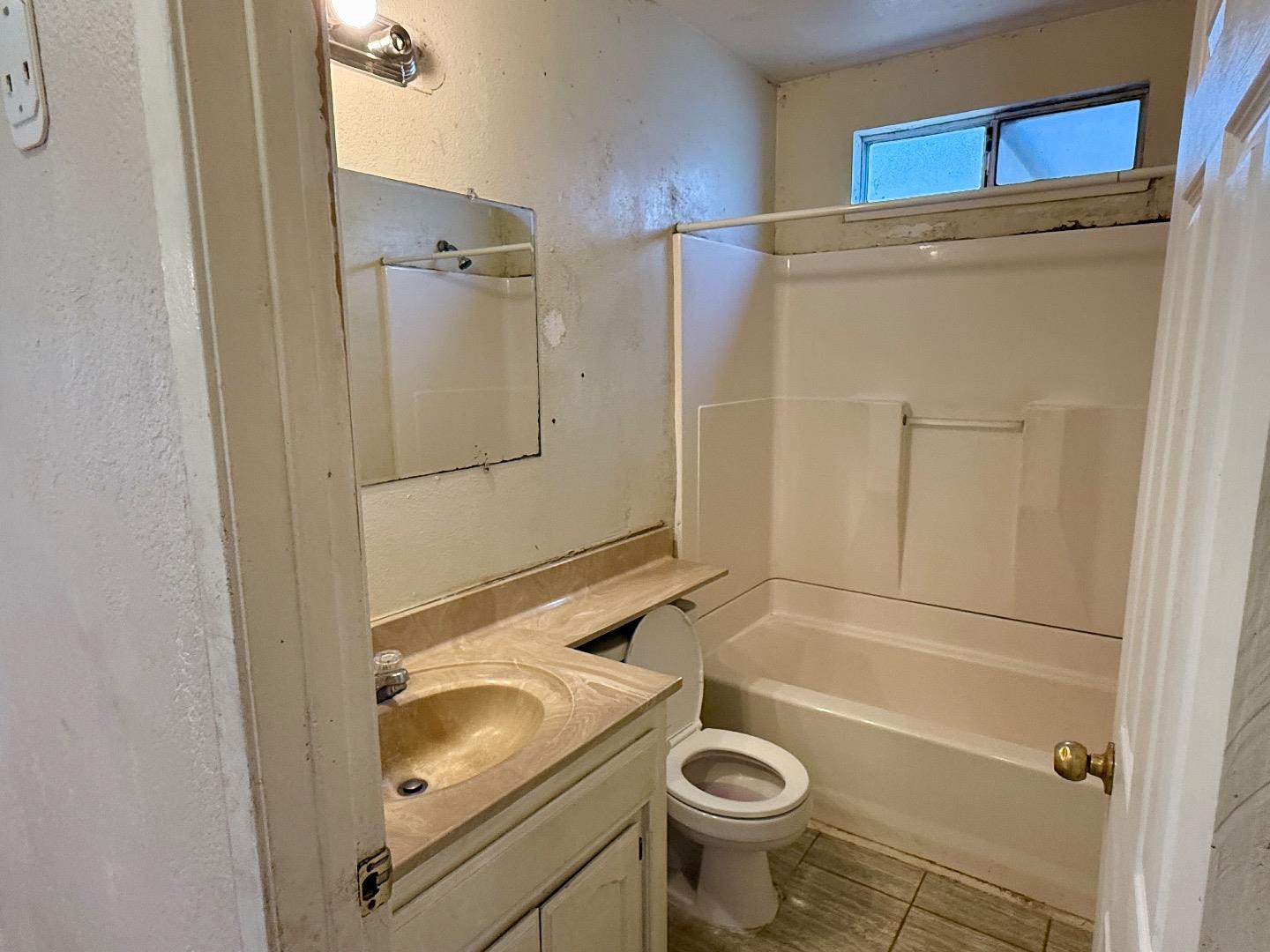 Detail Gallery Image 8 of 16 For 705 Deerwood Dr, Madera,  CA 93637 - 2 Beds | 2 Baths