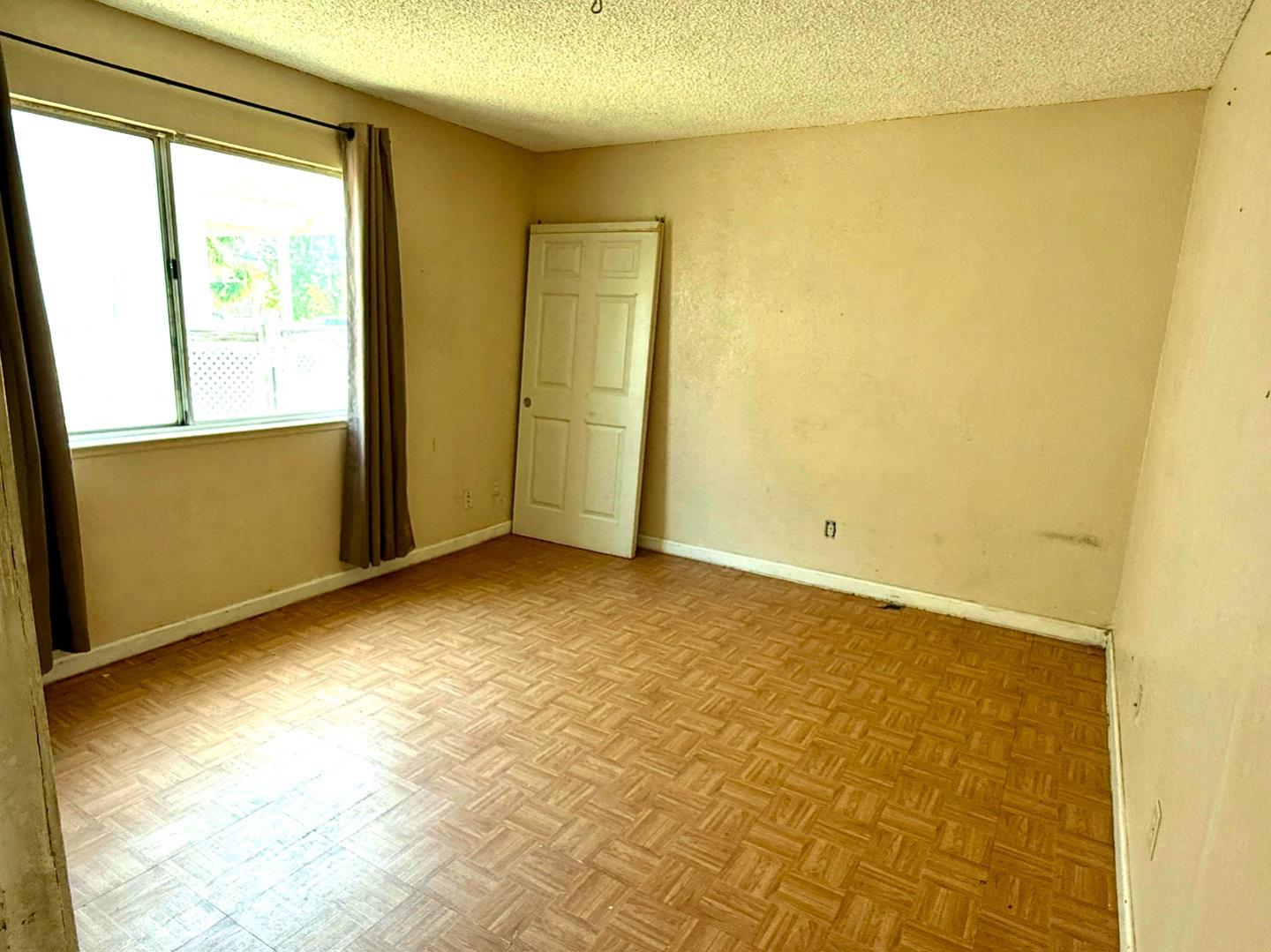 Detail Gallery Image 9 of 16 For 705 Deerwood Dr, Madera,  CA 93637 - 2 Beds | 2 Baths