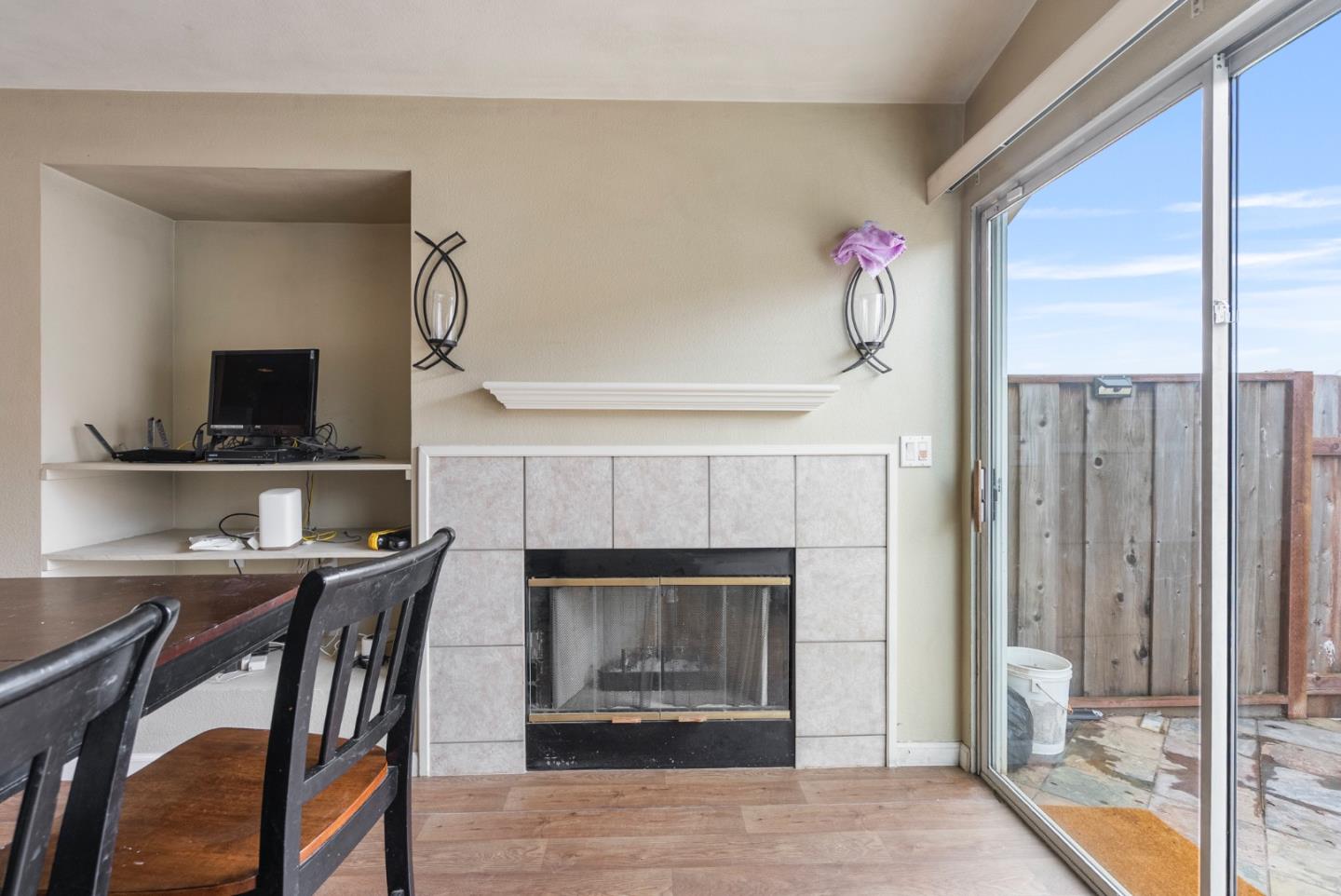Detail Gallery Image 16 of 39 For 1001 Eagle Dr, Salinas,  CA 93905 - 4 Beds | 2 Baths