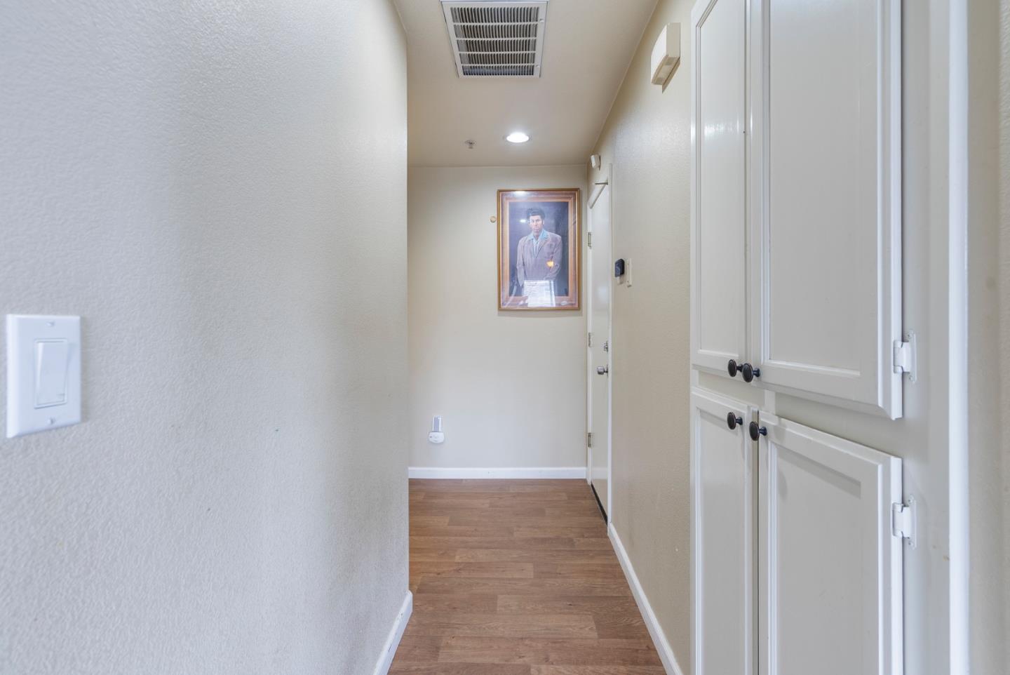 Detail Gallery Image 18 of 39 For 1001 Eagle Dr, Salinas,  CA 93905 - 4 Beds | 2 Baths