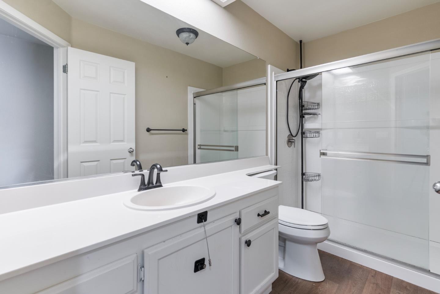 Detail Gallery Image 19 of 39 For 1001 Eagle Dr, Salinas,  CA 93905 - 4 Beds | 2 Baths