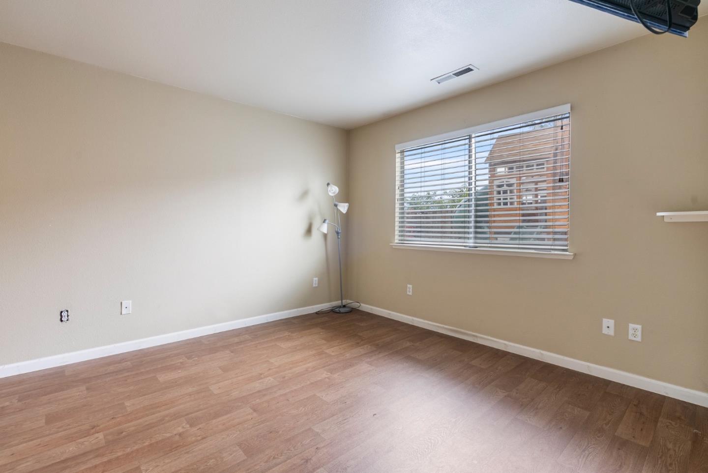 Detail Gallery Image 28 of 39 For 1001 Eagle Dr, Salinas,  CA 93905 - 4 Beds | 2 Baths