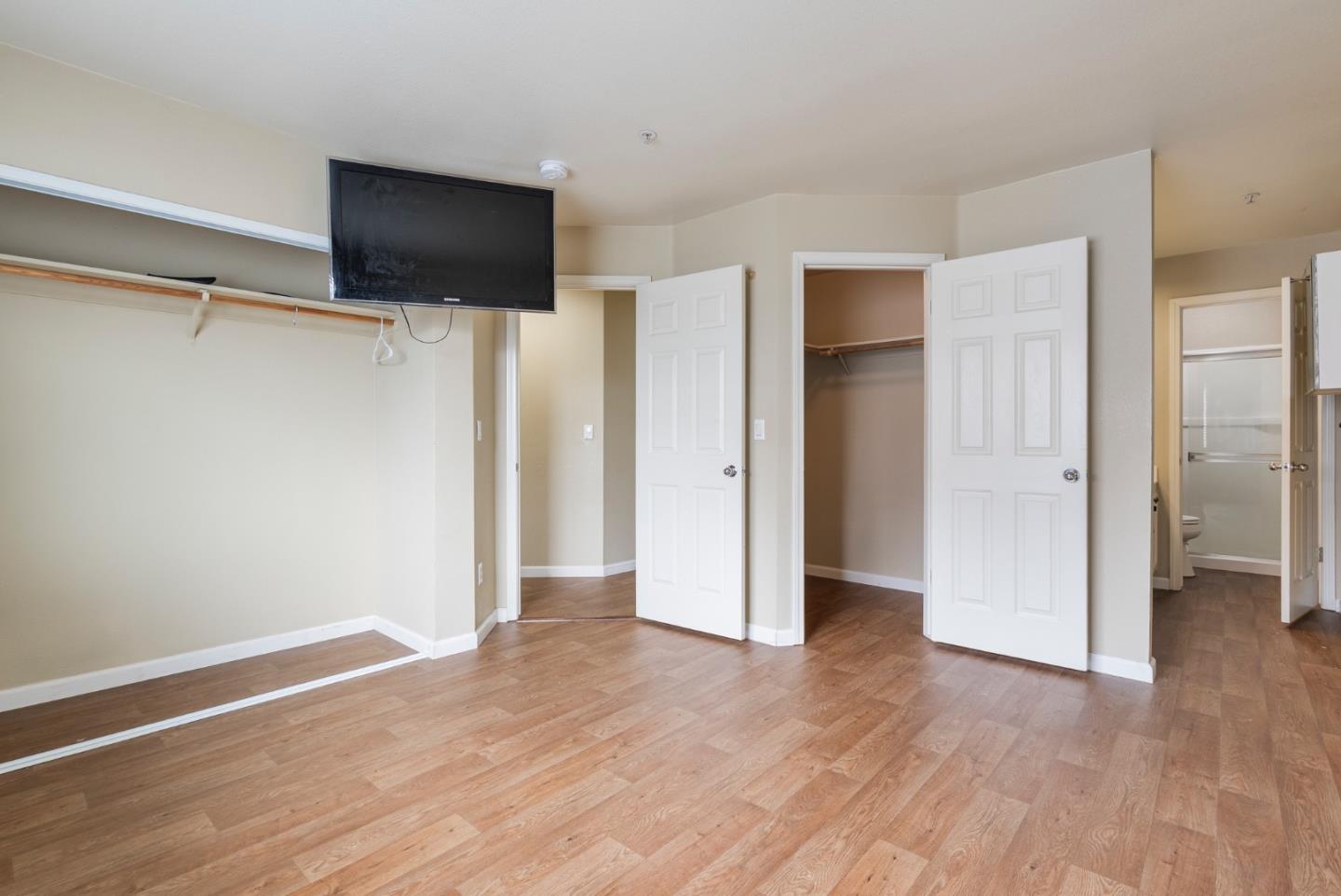 Detail Gallery Image 29 of 39 For 1001 Eagle Dr, Salinas,  CA 93905 - 4 Beds | 2 Baths