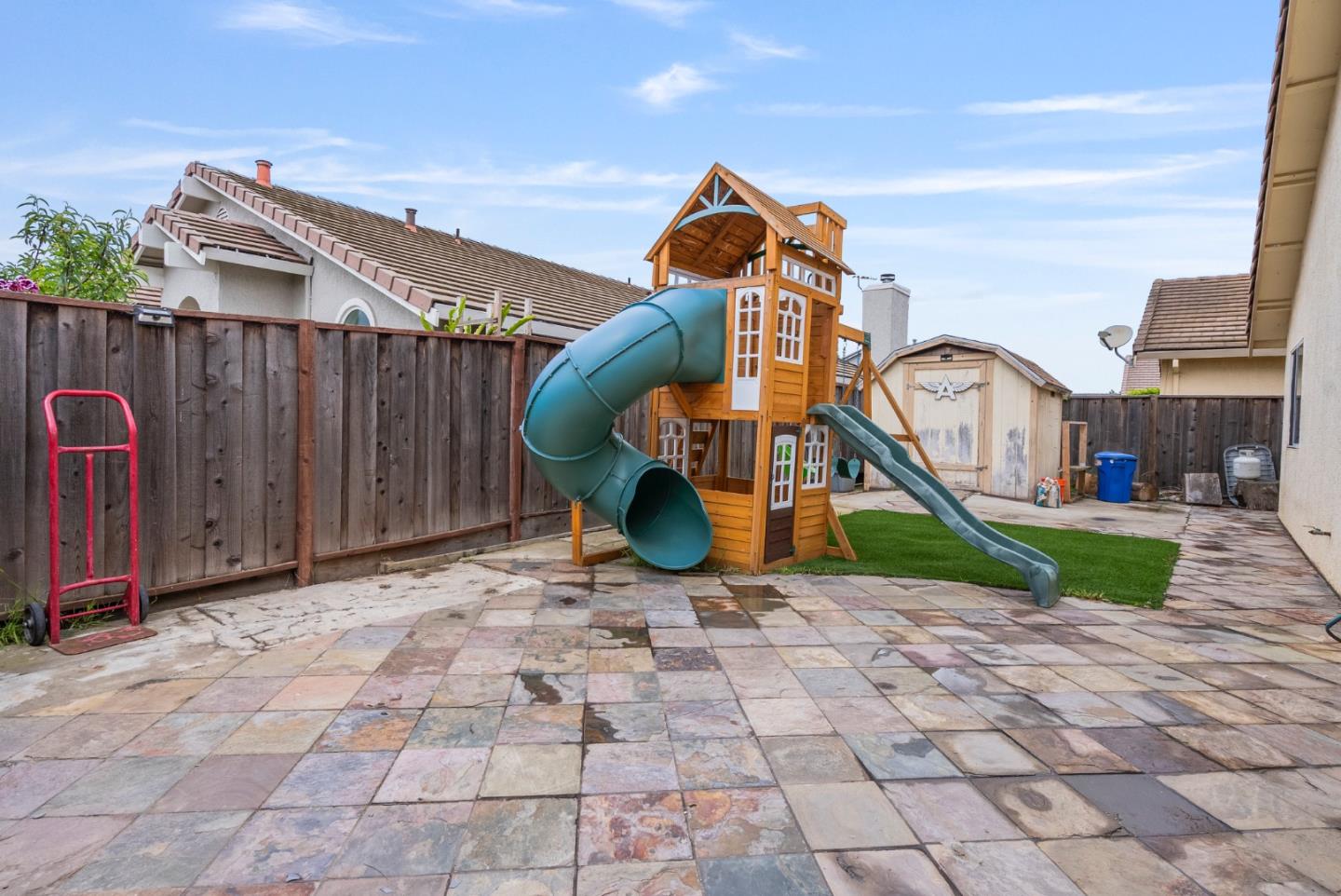 Detail Gallery Image 33 of 39 For 1001 Eagle Dr, Salinas,  CA 93905 - 4 Beds | 2 Baths