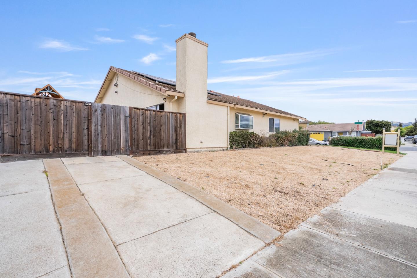 Detail Gallery Image 37 of 39 For 1001 Eagle Dr, Salinas,  CA 93905 - 4 Beds | 2 Baths