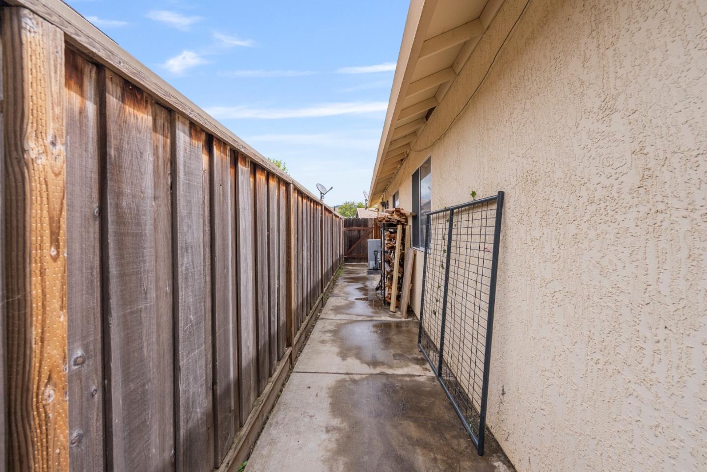 Detail Gallery Image 39 of 39 For 1001 Eagle Dr, Salinas,  CA 93905 - 4 Beds | 2 Baths