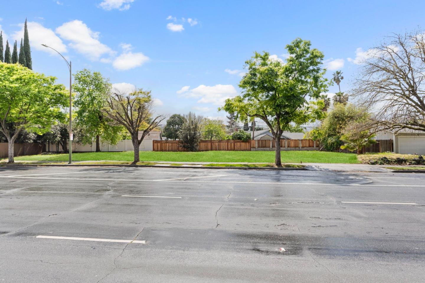 Detail Gallery Image 2 of 9 For 170 Blossom Hill Rd, San Jose,  CA 95123 - – Beds | – Baths