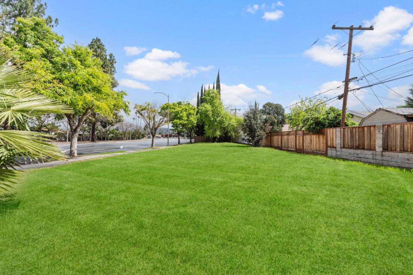 Detail Gallery Image 3 of 9 For 170 Blossom Hill Rd, San Jose,  CA 95123 - – Beds | – Baths