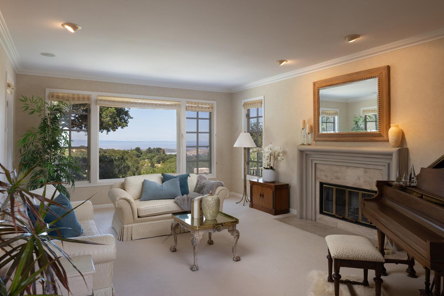 Detail Gallery Image 16 of 37 For 26048 Paseo Del Sur, Monterey,  CA 93940 - 4 Beds | 4/1 Baths