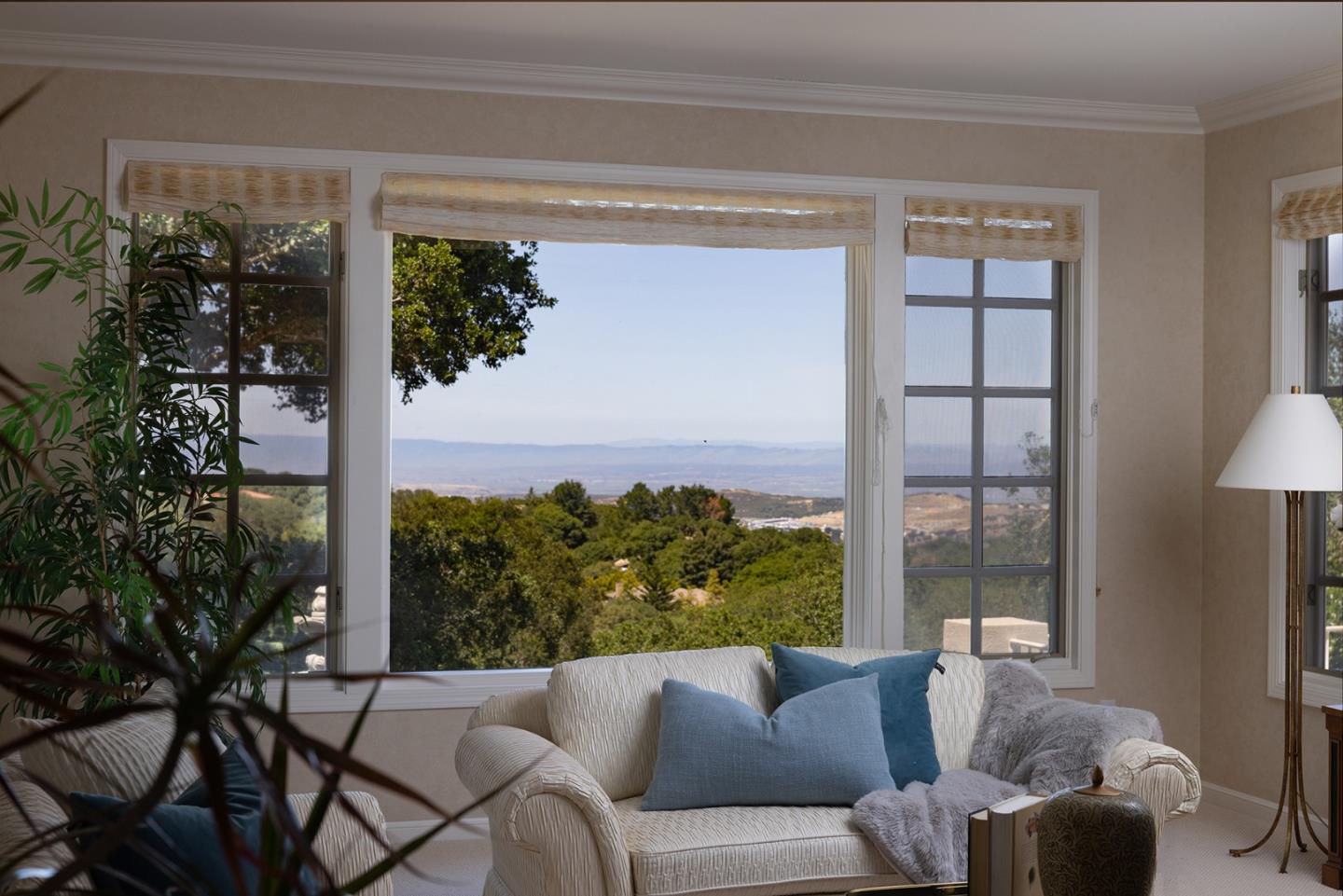 Detail Gallery Image 17 of 37 For 26048 Paseo Del Sur, Monterey,  CA 93940 - 4 Beds | 4/1 Baths