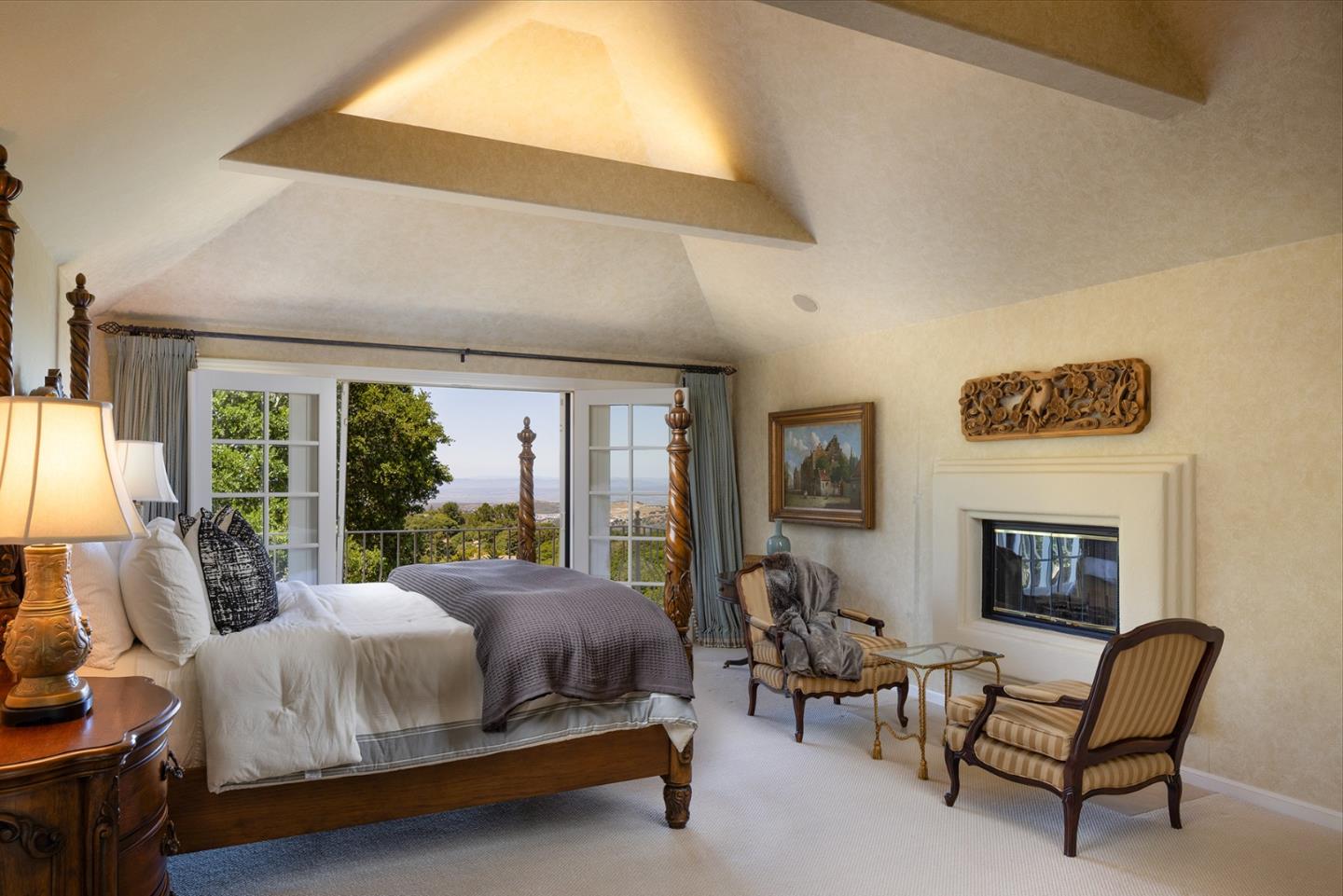 Detail Gallery Image 18 of 37 For 26048 Paseo Del Sur, Monterey,  CA 93940 - 4 Beds | 4/1 Baths