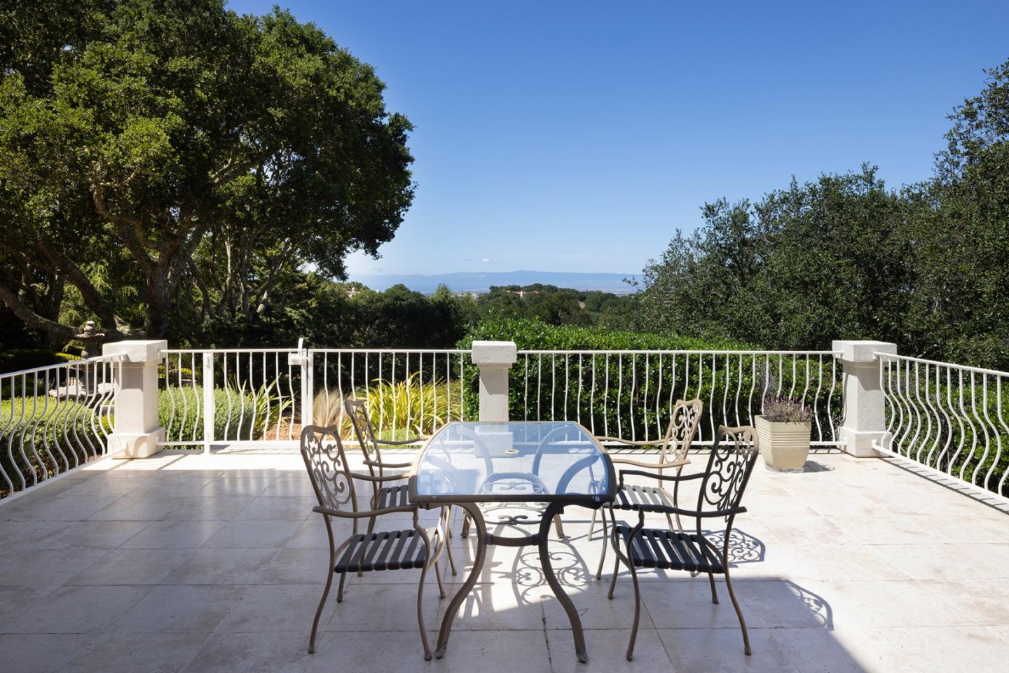 Detail Gallery Image 23 of 37 For 26048 Paseo Del Sur, Monterey,  CA 93940 - 4 Beds | 4/1 Baths