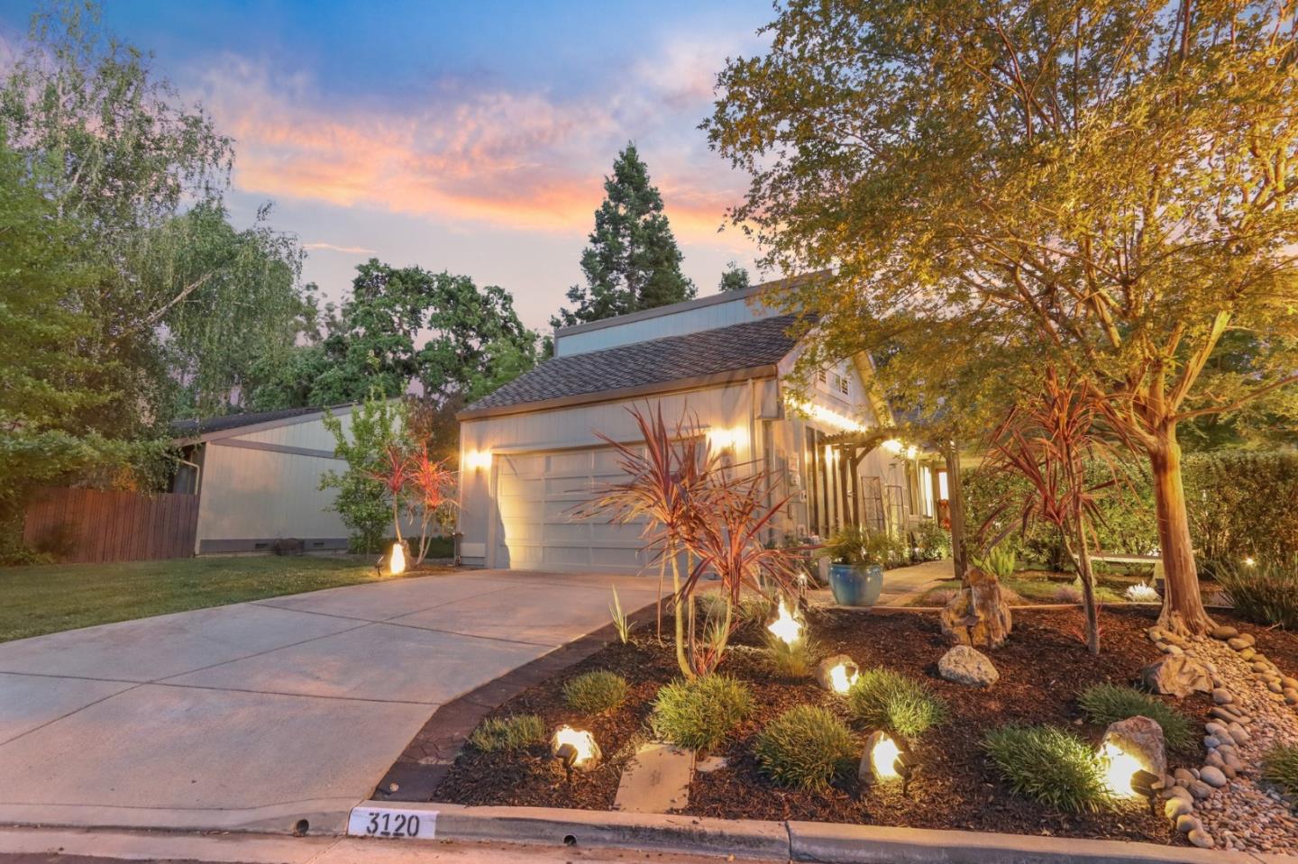 Detail Gallery Image 2 of 22 For 3120 Shire Ln, Walnut Creek,  CA 94598 - 3 Beds | 2 Baths