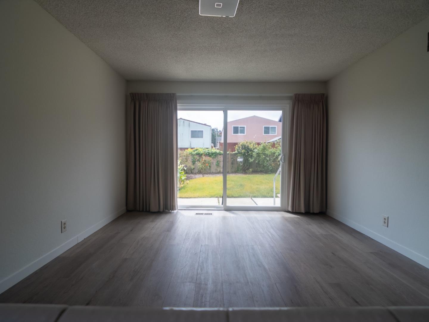 Detail Gallery Image 14 of 31 For 55 Wembley Dr, Daly City,  CA 94015 - 3 Beds | 1/1 Baths
