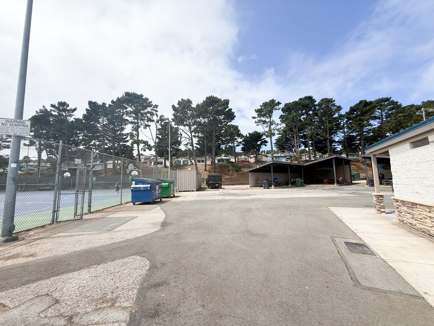 Detail Gallery Image 28 of 31 For 55 Wembley Dr, Daly City,  CA 94015 - 3 Beds | 1/1 Baths