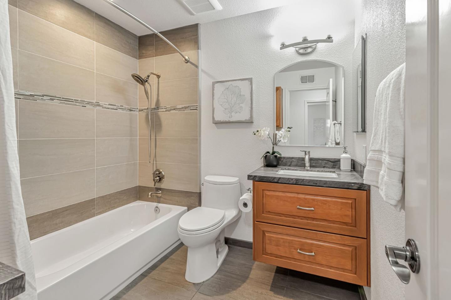 Detail Gallery Image 19 of 38 For 2850 Glen Heather Dr, San Jose,  CA 95133 - 3 Beds | 2 Baths
